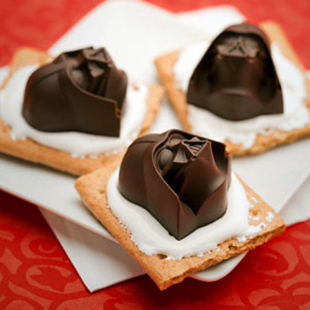 darth_vader_ice_tray_inuse