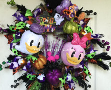 Donald and Daisy Halloween Wreath